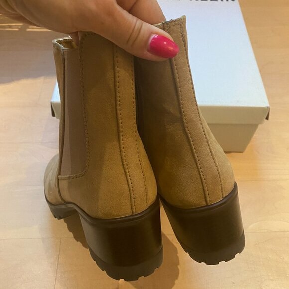 ANNE Klein "Akariella" Side Zip Lug Sole Ankle Boot Women New Taupe - Picture 6 of 11